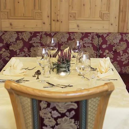 Auhof Hotel 4*
