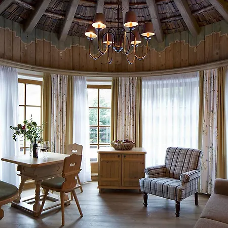 Auhof Hotel 4*